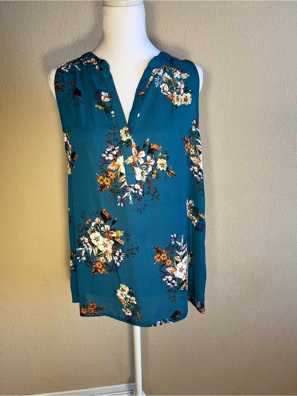 Alice Blue Teal Floral Sleeveless V-Neck blouse